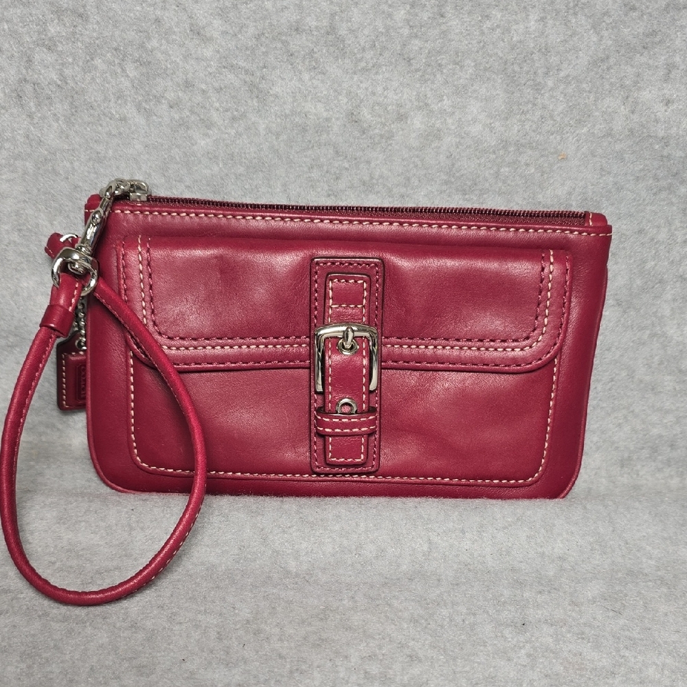 Coach Vintage Hamptons Burgandy Leather Wristlet with Buckle